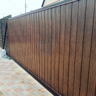 Ворота откатные DoorHan из сендвич-панели 3300x2300